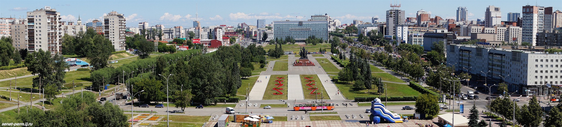 Панорамный вид на центр города | Panoramic view on city's center